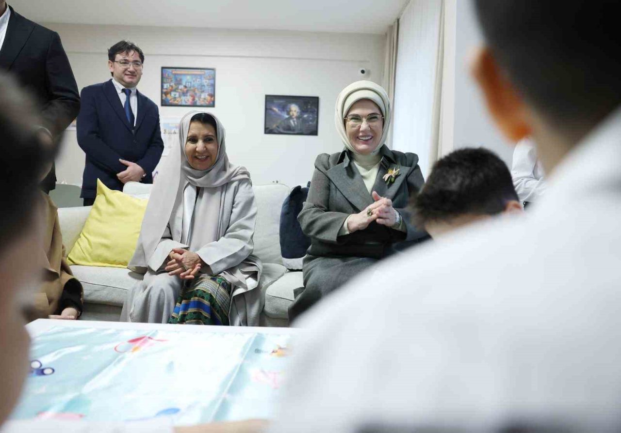 Emine Erdoğan: “Gazze’de iki senede 54 bine yakın çocuk yetim kaldı”