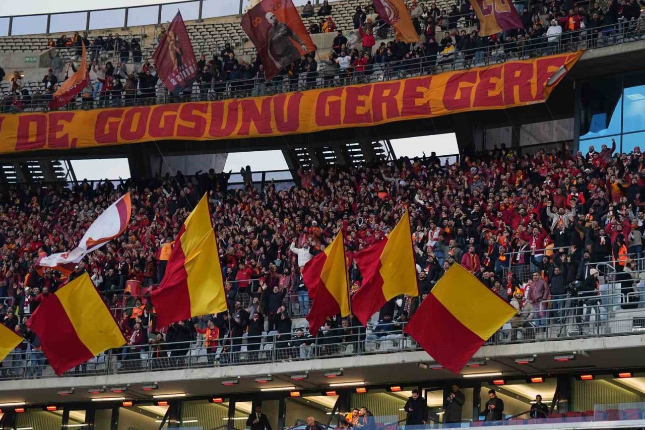 Galatasaray’da 3 değişiklik