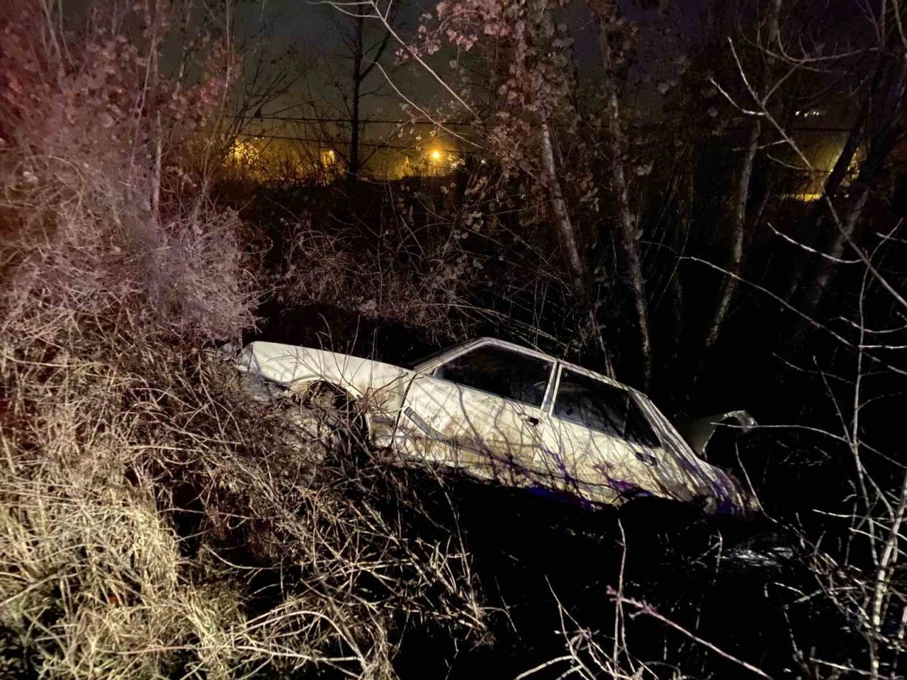 Kastamonu’da otomobil ağaca çarptı: 1 yaralı