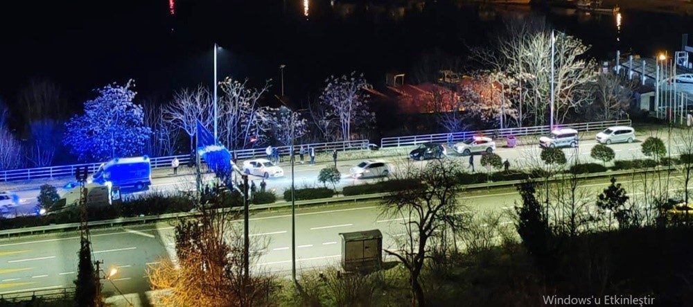 Kaza sonrası kavgaya tutuştular