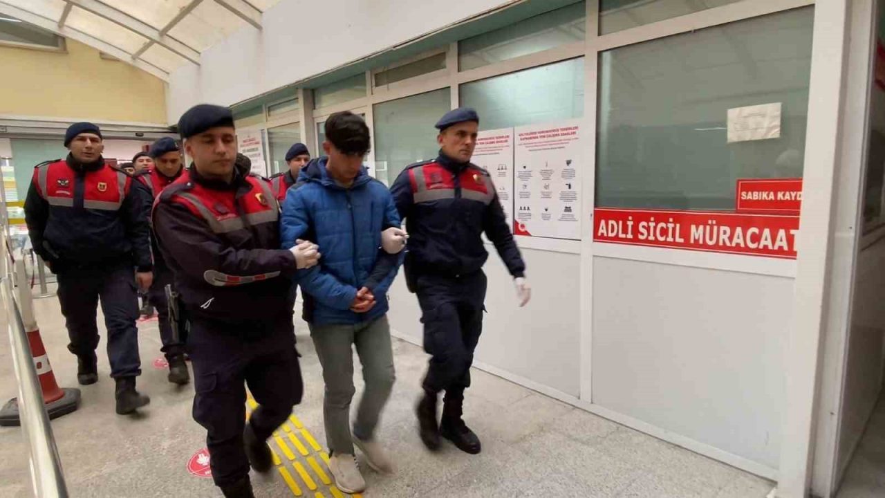 Kulübede balta ve kürekle öldürülen berberin vücudunda 24 yara tespit edildi