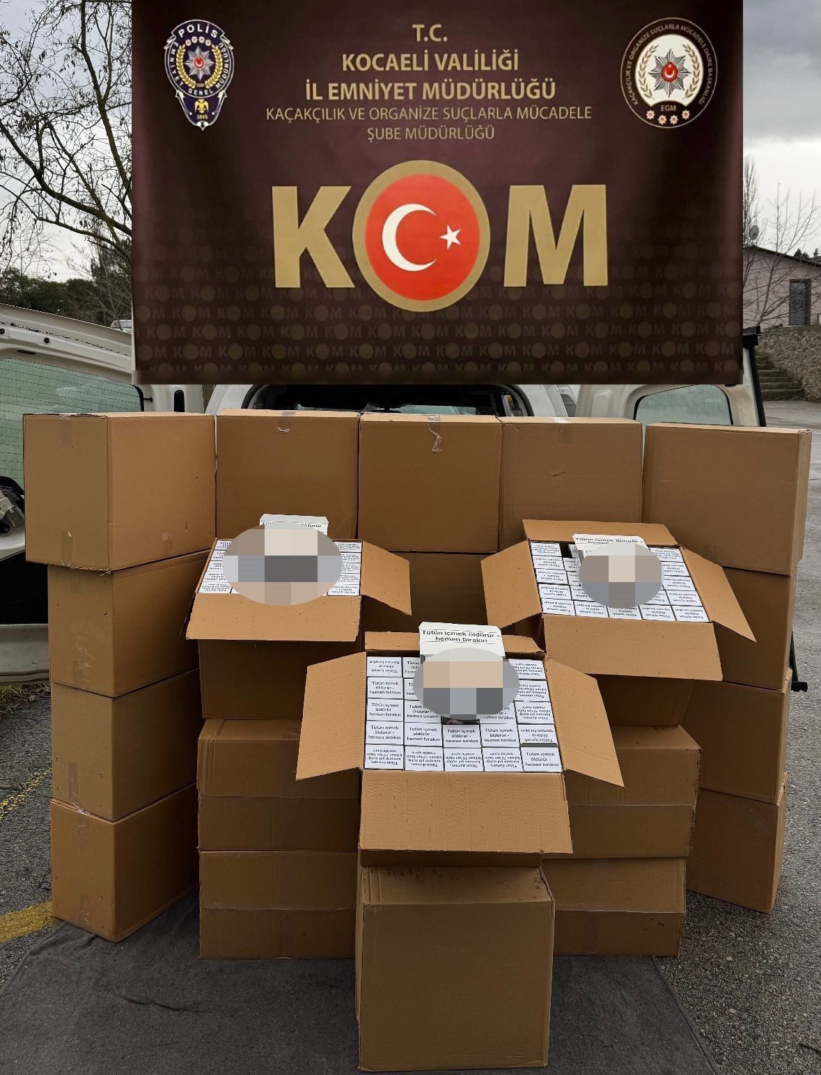 TEM Otoyolu’nda durdurulan araçta 300 bin adet makaron ele geçirildi