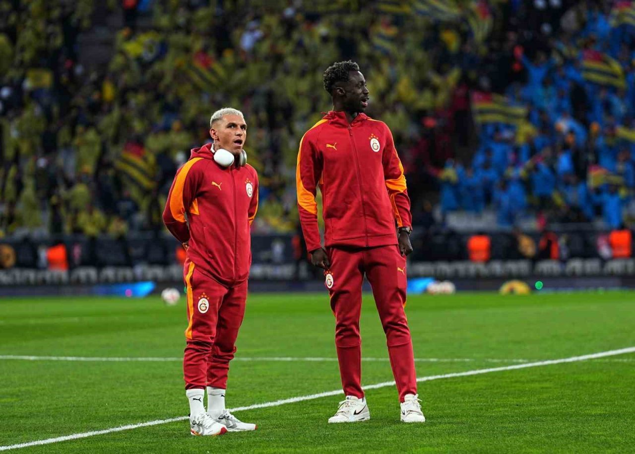 Turkcell Süper Kupa: Galatasaray: 0 – Fenerbahçe: 0 (Maç devam ediyor)