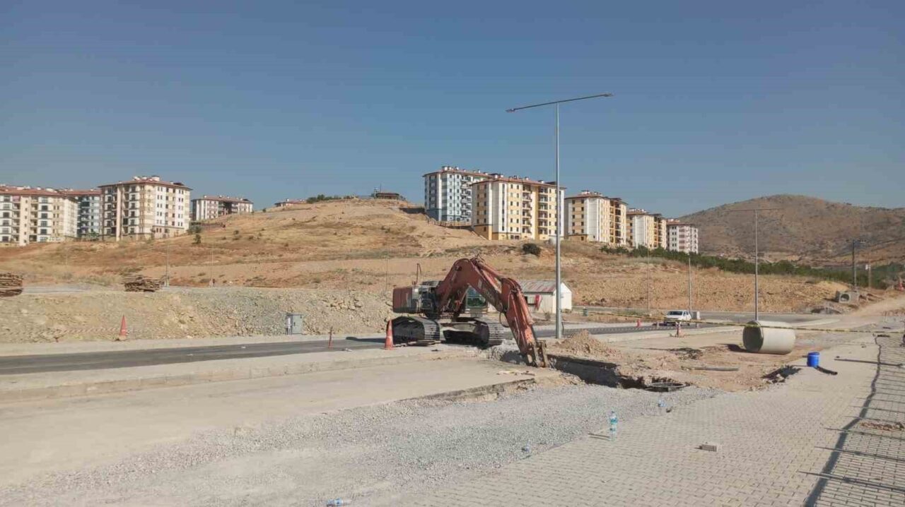 Malatya’da yol çalışmaları sırasında göçük: 2 işçi toprak altında kaldı